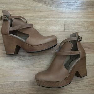 Free People Tan Leather Mules